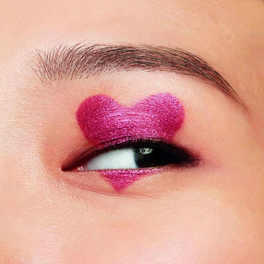 Make and break hearts with POP PowderGel Eyeshadow in Doki-Doki Red. This shimme...