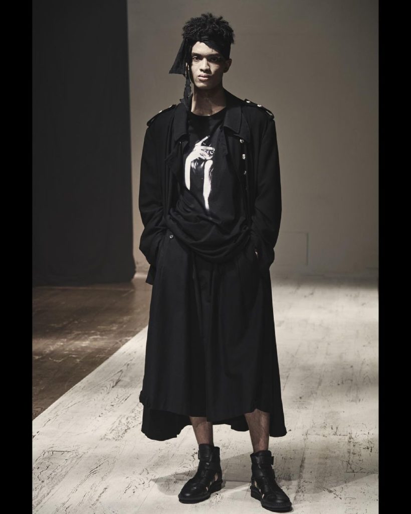 Watch and discover the Yohji Yamamoto POUR HOMME Spring/Summer 2022 collection  ...