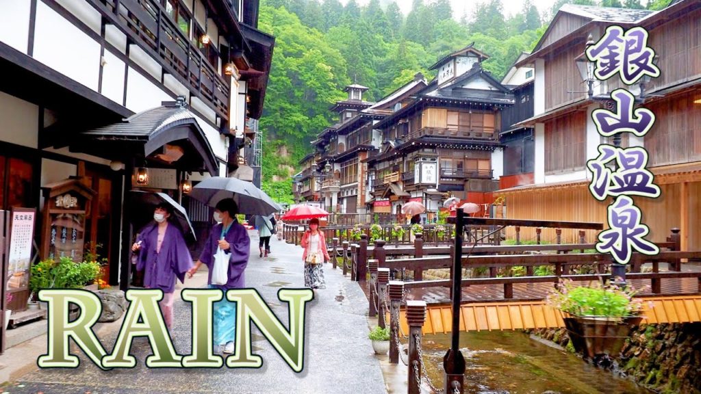 Ginzan Onsen in heavy rain. #銀山温泉 #4K Ginzan Onsen in heavy rain. #銀山温泉 #4K