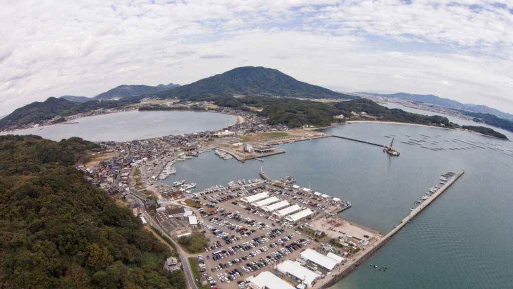 An Oyster Hut Excursion in Itoshima | Japan Travel Guide