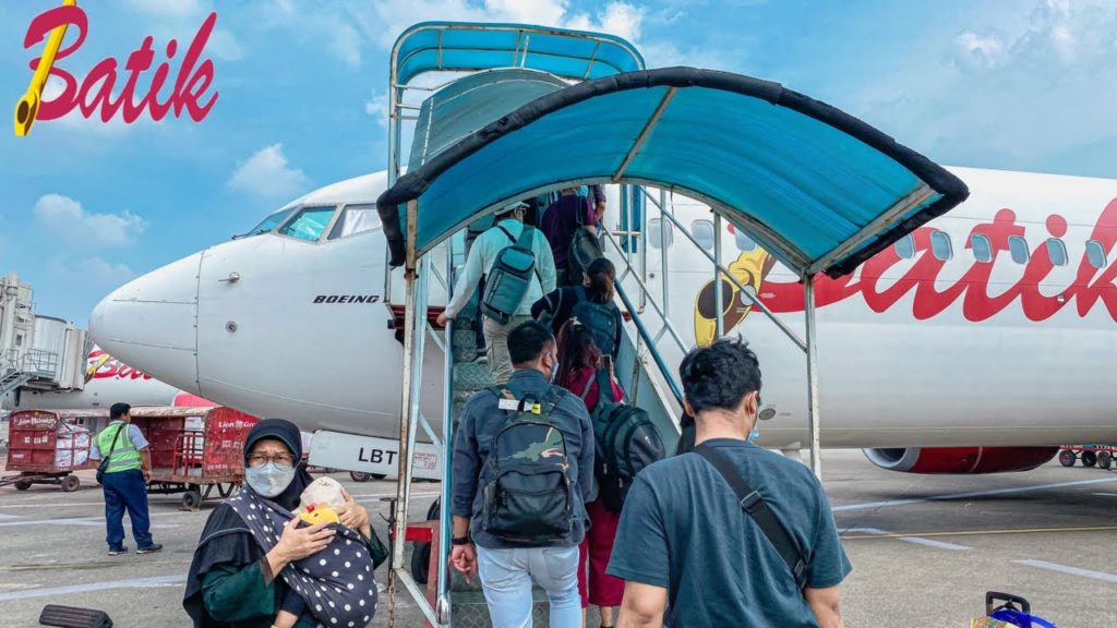 Batik Air B737-800NG Flight Experience: ID6846 Jakarta to Pangkal Pinang