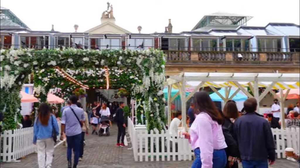 4K LONDON WALKING TOUR | London is VERY Busy!!