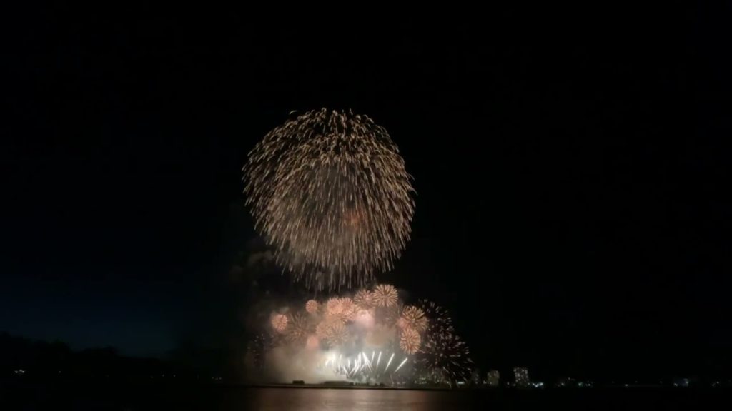 2021/07/17 浜名湖　弁天島で打ち上がった音楽の日の花火