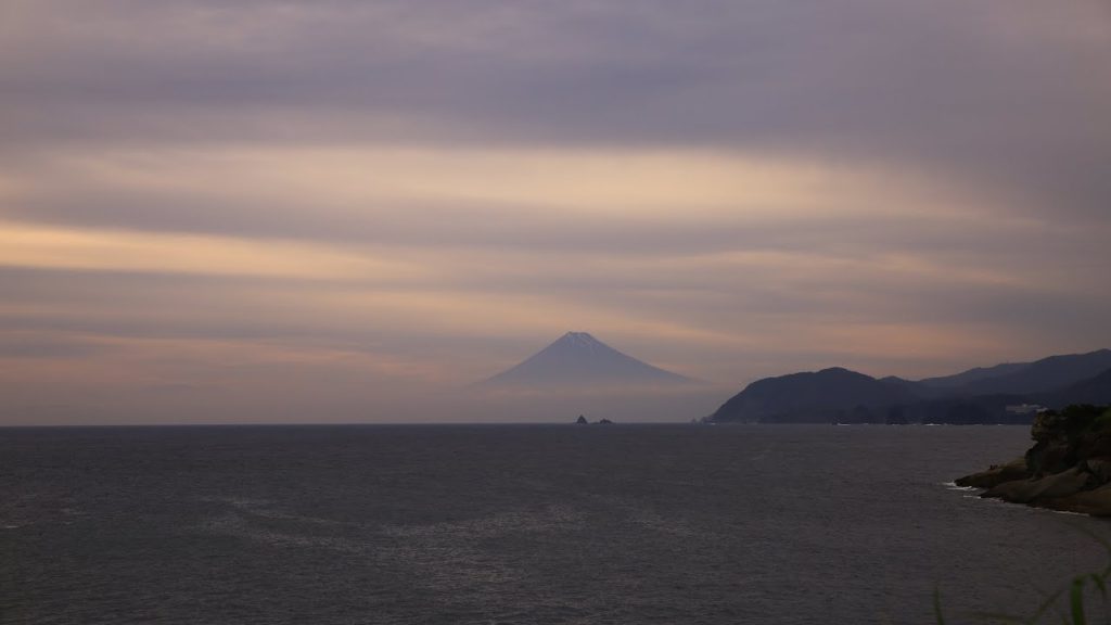 【Japan 1minute Travel SHIZUOKA Matsuzaki】 静岡 松崎 雲見（雲中に浮かぶような富士山もまた良し）