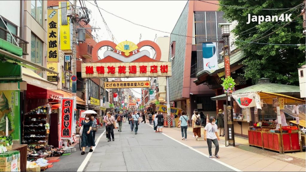 【4K】Perjalanan Menyenangkan di Sugamo Jizodori Shopping Street & Koganji Temple || Japan Trip