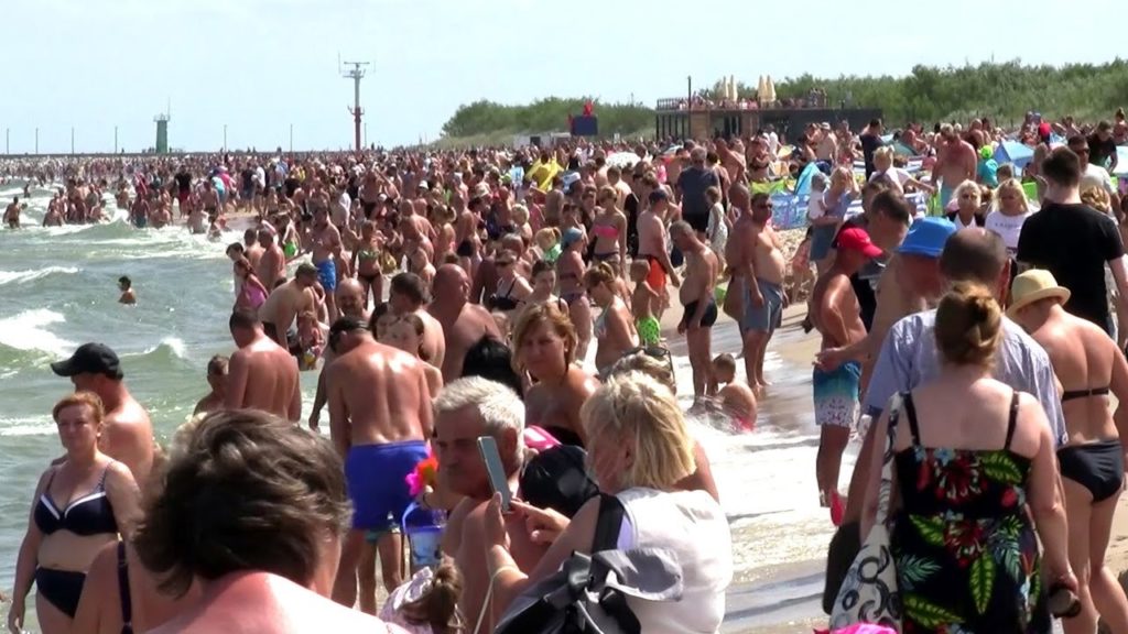 Władysławowo plaża 18 -07-2021 tłumy ludzi i zakaz kąpieli