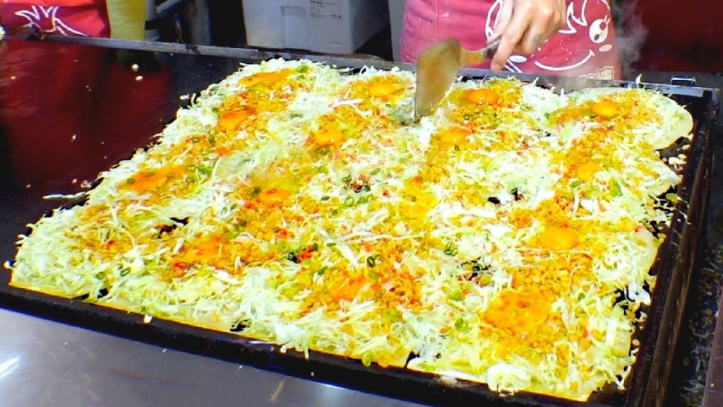Japanese Street Food - Kyabetsu-yaki Okonomiyaki pancake Teppannyaki cuisine cooking making videos