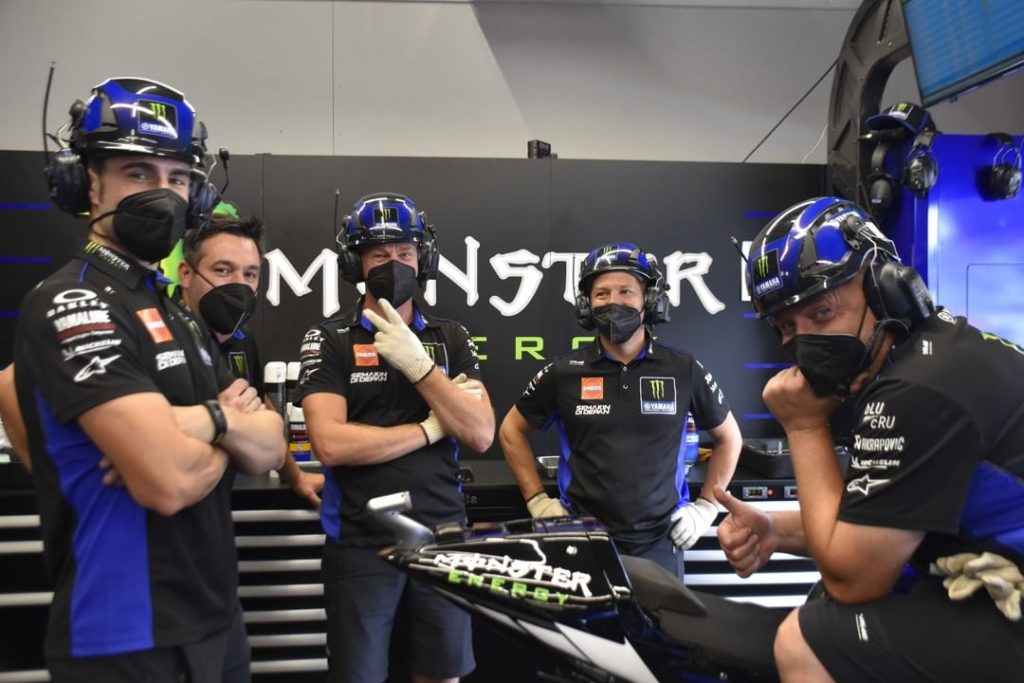 We start the action in Assen in 1 hour's time 

#MonsterYamaha | #MotoGP | #Dutc...