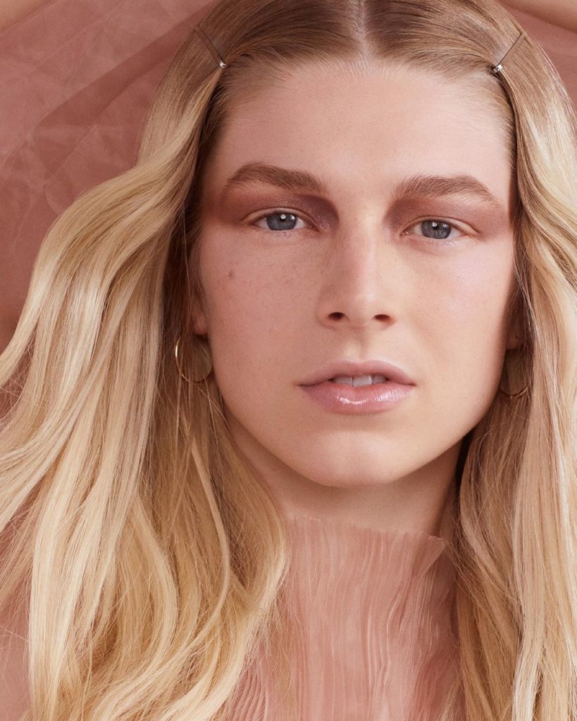 SHISEIDO: Take neutrals to new levels like @hunterschafer. Reach for the following to recr… Take neutrals to new levels like @hunterschafer. Reach for the following to recr...