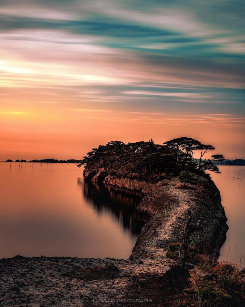Visit Japan: A natural pier
This fascinating organic bridge in Miyagi Prefecture was formed … A natural pier
This fascinating organic bridge in Miyagi Prefecture was formed ...