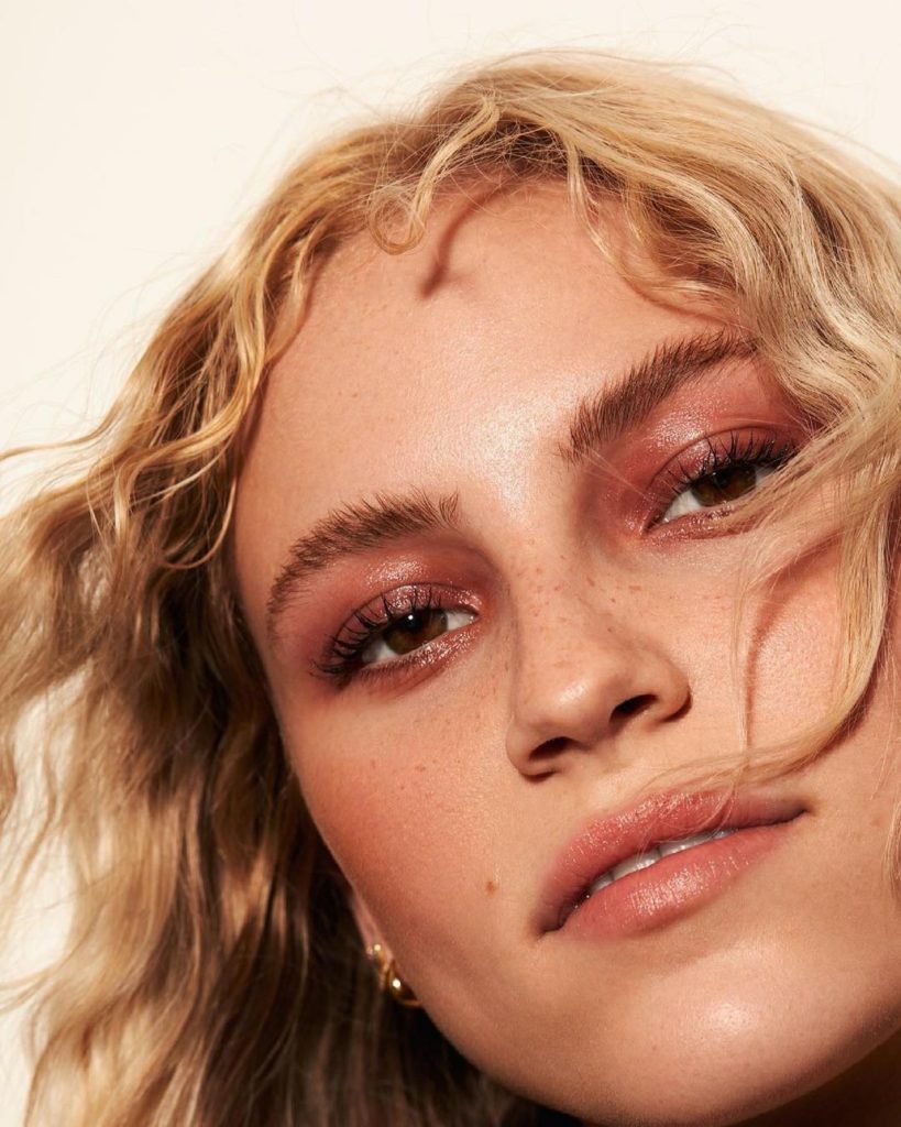 File under: glow getter. Recreate this look by @adrian_rux using SYNCHRO SKIN RA...