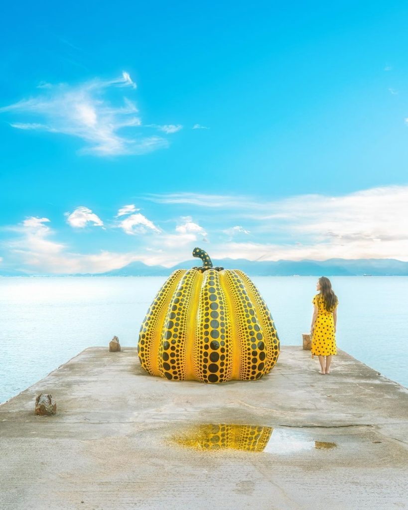 Japan Travel: If there was a gold medal awarded for perfectly matching an outfit to a destinat… If there was a gold medal awarded for perfectly matching an outfit to a destinat...