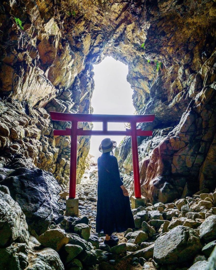 What shape can you see, made by the entryway of the cave? 
Set aside from the ma...