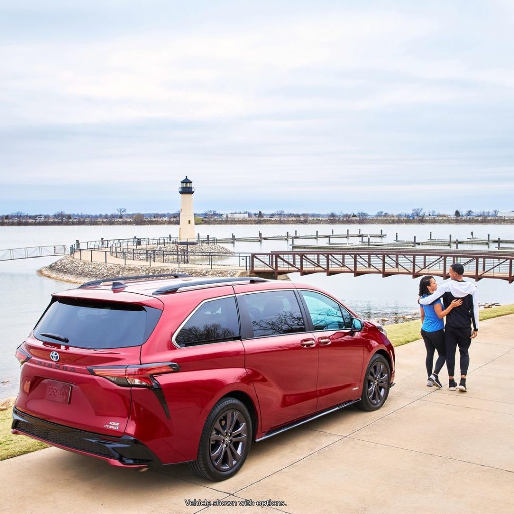 Serving Views.  #Sienna #Hybrid #LetsGoPlaces...