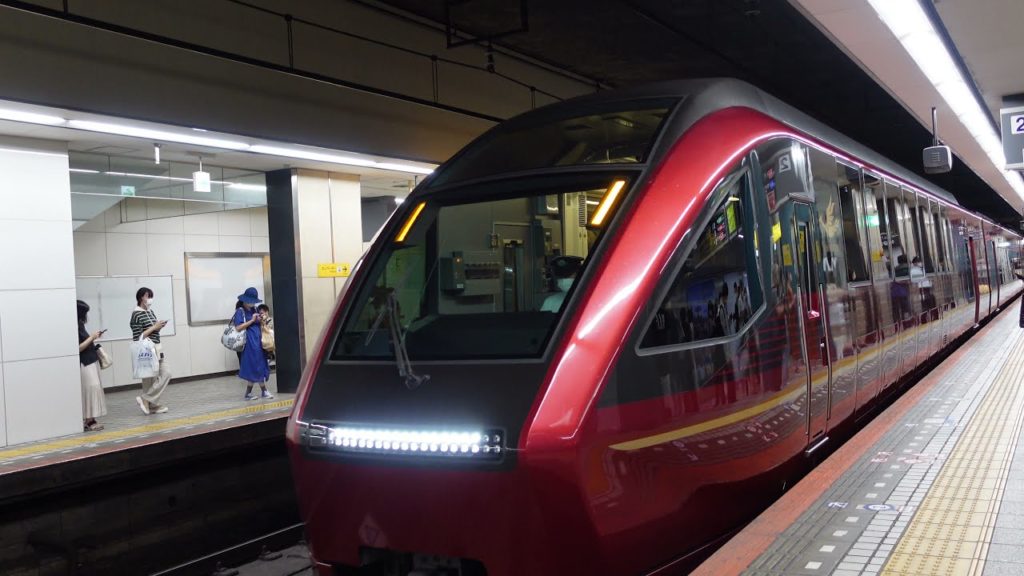 近鉄特急 ひのとり 大阪難波駅 到着 4K 近鉄特急 ひのとり 大阪難波駅 到着 4K