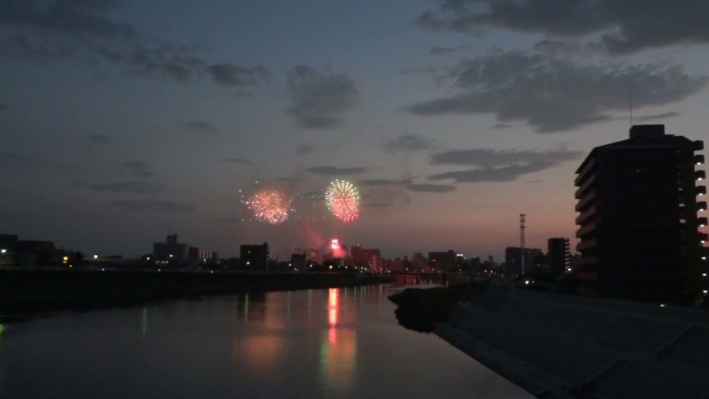 静岡県沼津市　狩野川の花火を懐かしむ