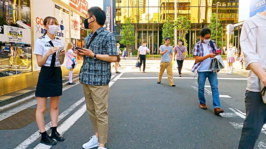【Akihabara Walk】Holidays with more maids【4K】
