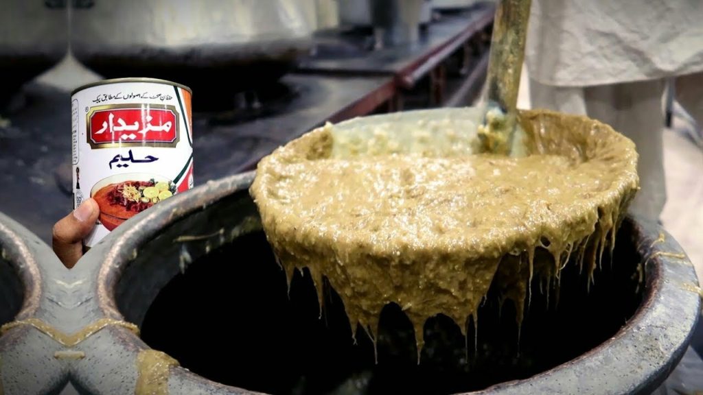 Street Food in Karachi | Mazaidar Haleem Making | Most Popular Pakistani Street Food