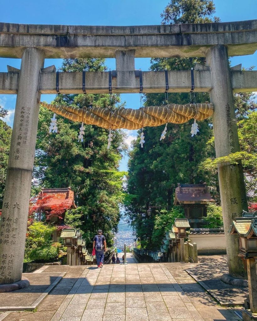 What can you see through the gate? 
Up the many steps from Ikoma City, Nara Pref...
