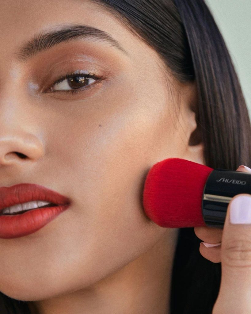 SHISEIDO: Our DAIYA FUDE Face Duo does the work so that you’re free to express. One end fe… Our DAIYA FUDE Face Duo does the work so that you’re free to express. One end fe...