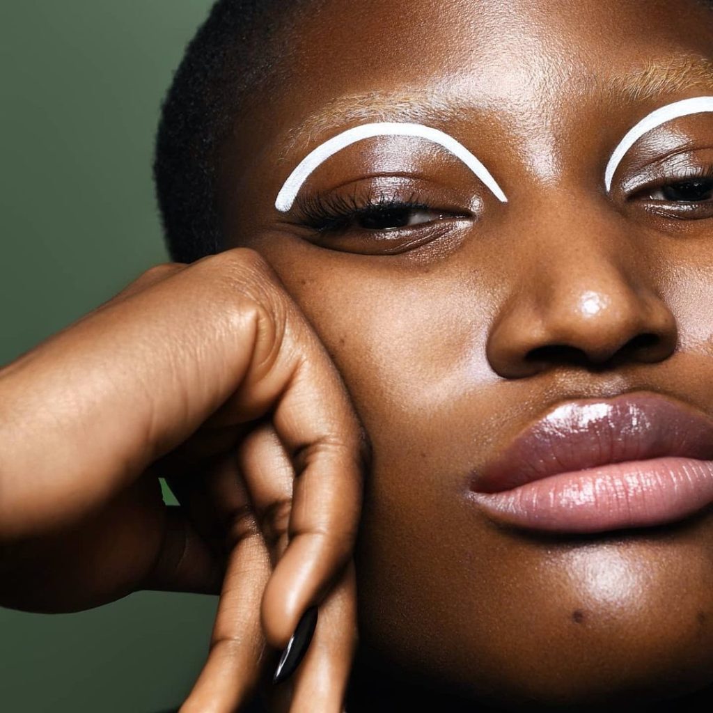 SHISEIDO: File under: white hot. Beat the heat with a cool swipe of MicroLiner Ink in Whit… File under: white hot. Beat the heat with a cool swipe of MicroLiner Ink in Whit...
