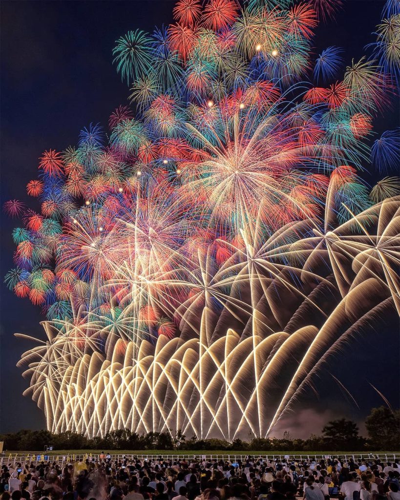 Visit Japan: Summer goes off with a bang in Japan! Fireworks festivals are a classic summert… Summer goes off with a bang in Japan! Fireworks festivals are a classic summert...