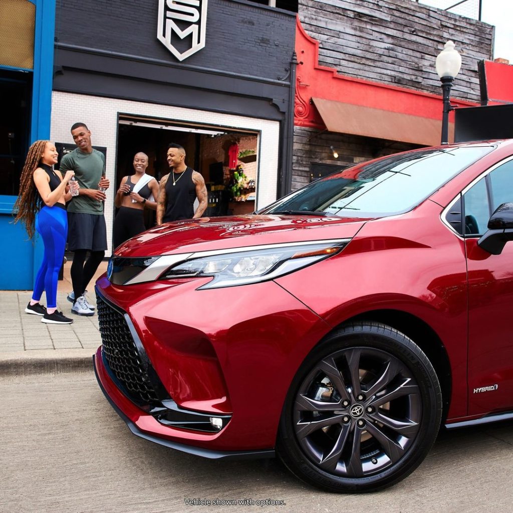 Fits your crew. #Sienna #Hybrid #LetsGoPlaces...