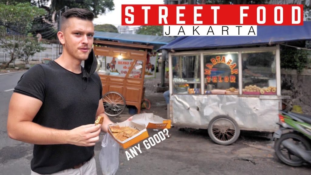 IS Indonesian STREET FOOD Good? Trying for the FIRST TIME in Jakarta IS Indonesian STREET FOOD Good? Trying for the FIRST TIME in Jakarta