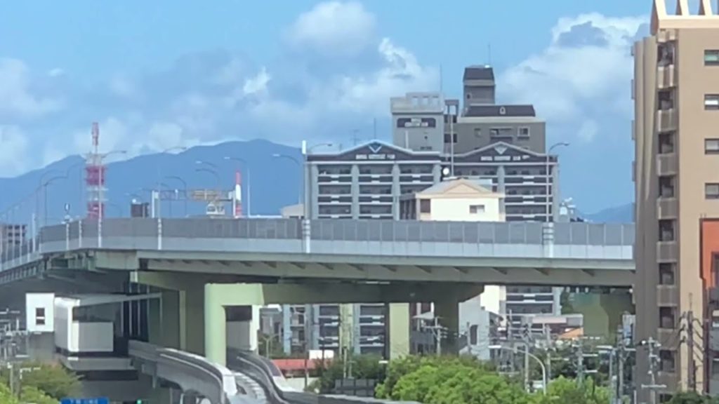 Riding a Monorail from  Kikugaoka Station to Kokura Station