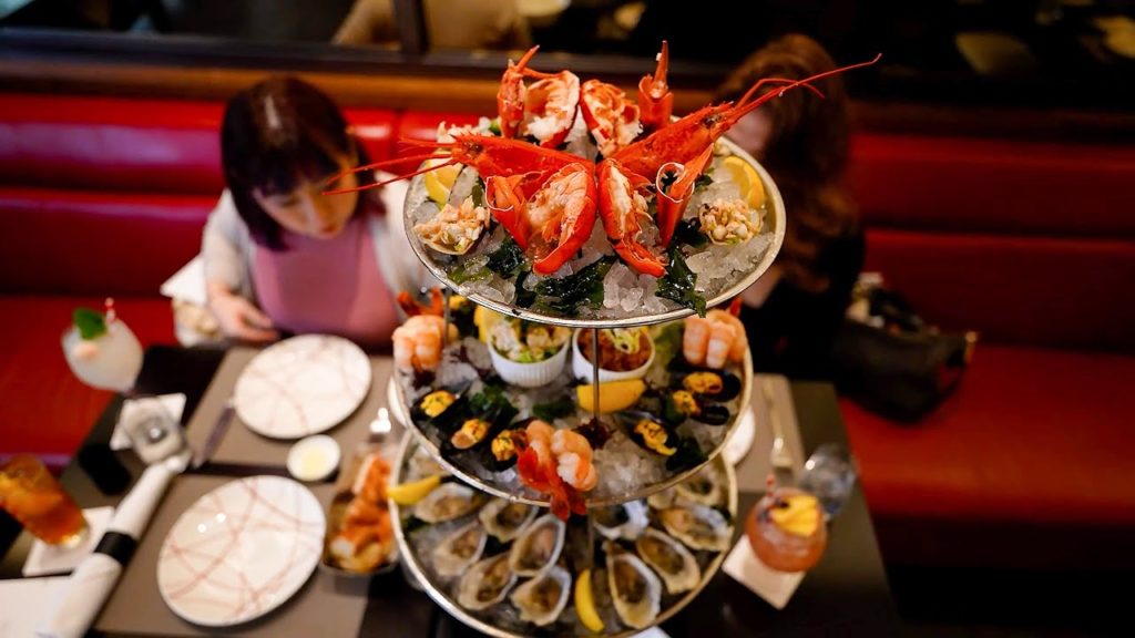 Dining in Singapore Most Iconic Hotel