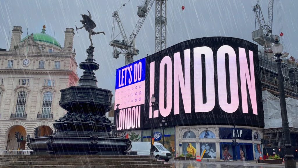 Rainy Saturday Morning London Walk, July 2021 ☔️ Chinatown to Piccadilly Lights [4K HDR]