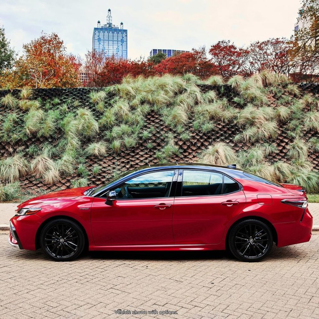 Unforgettable presence. #Camry #LetsGoPlaces...
