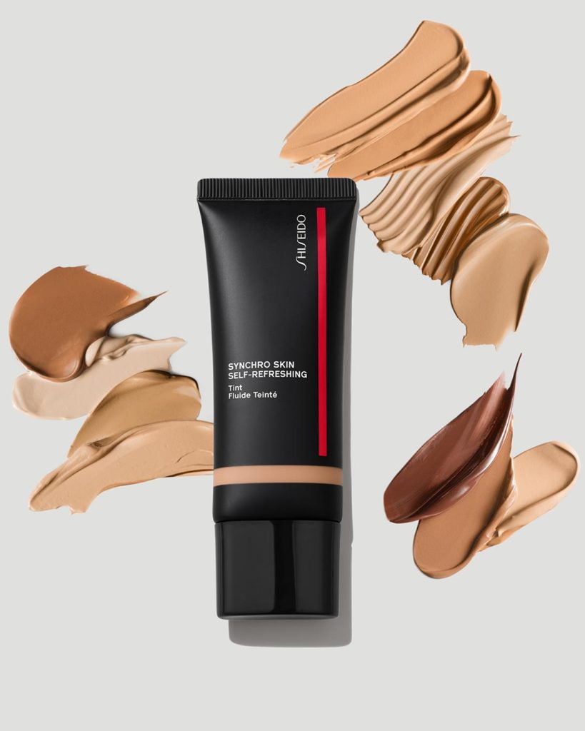 Feel the difference 12 hours of hydration makes. SYNCHRO SKIN SELF-REFRESHING Ti...