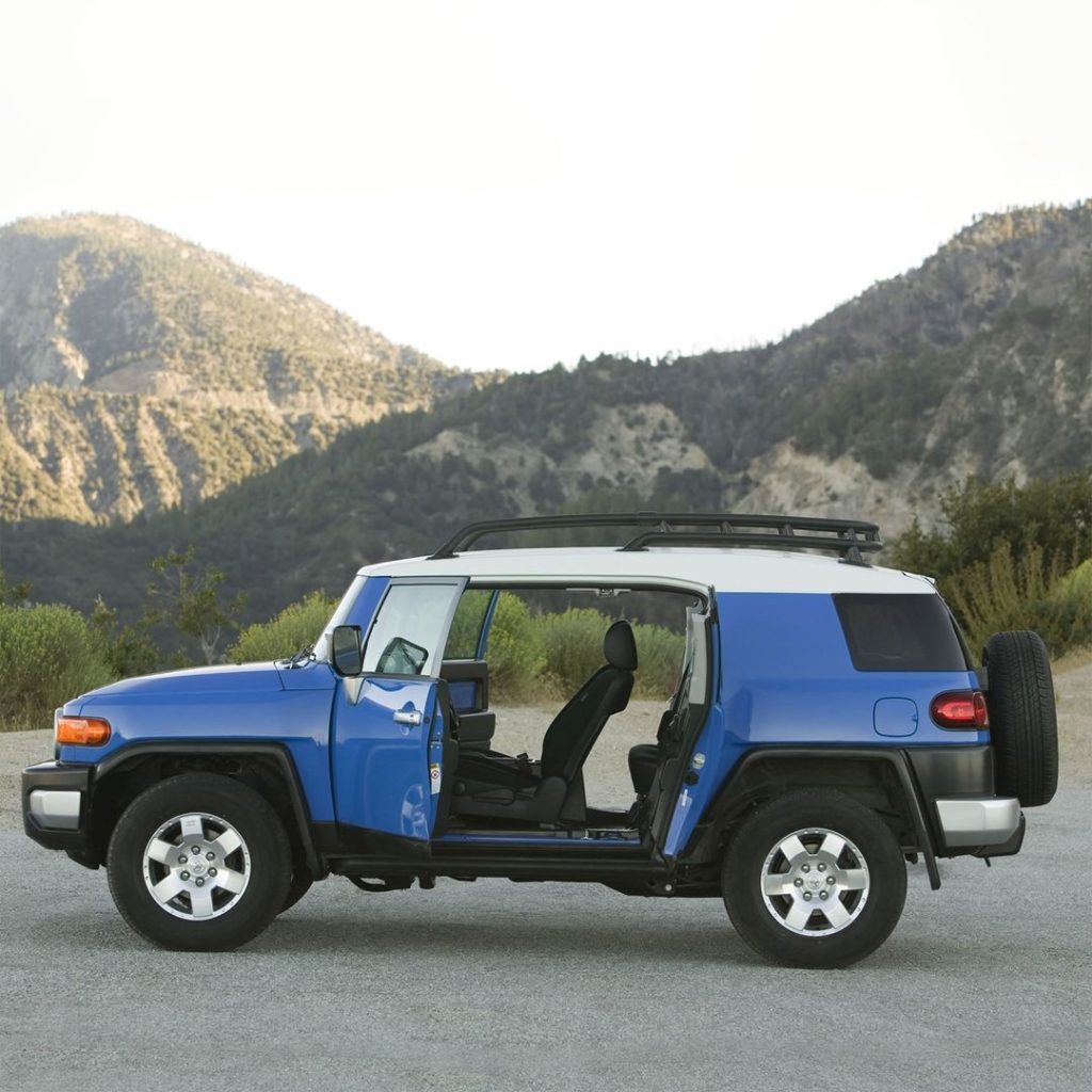 Load ‘em up! #TBT 2007 #FJCruiser #LetsGoPlaces...