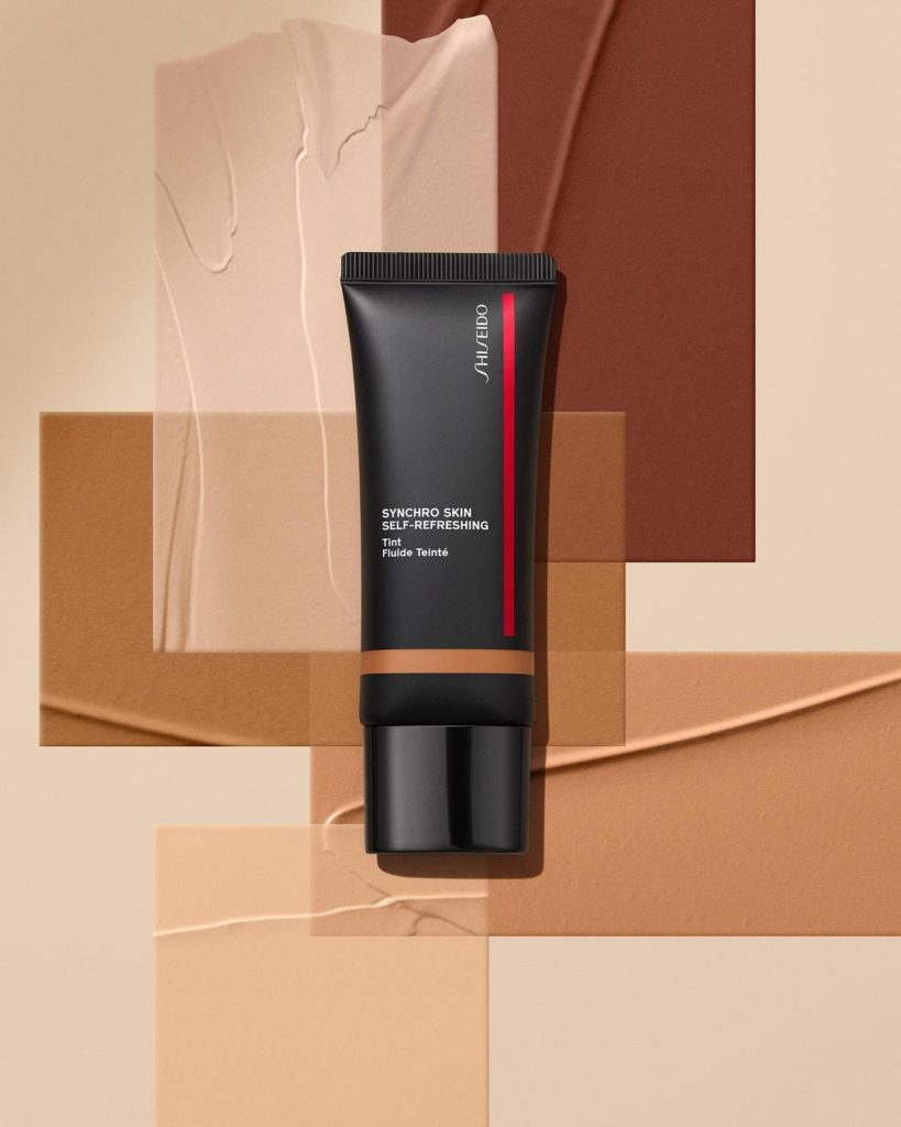 Camouflage redness without covering up completely. Thanks to its translucent fin...