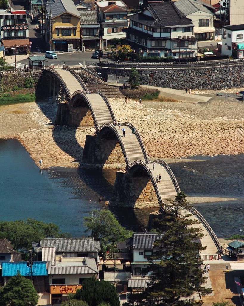 Say hello to one of Japan's most recognizable bridges!  Yamaguchi's Kintai Bridg...