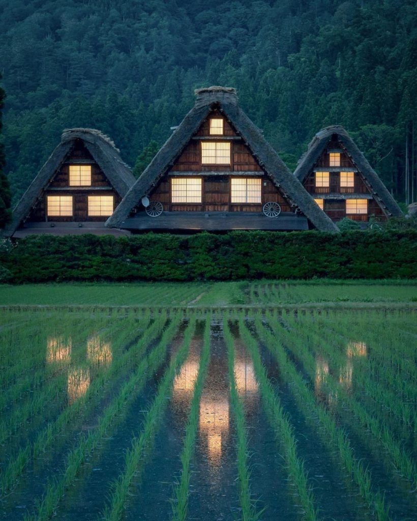 How beautiful is the view of this traditional village?
Shirakawa-go, Gifu Prefec...