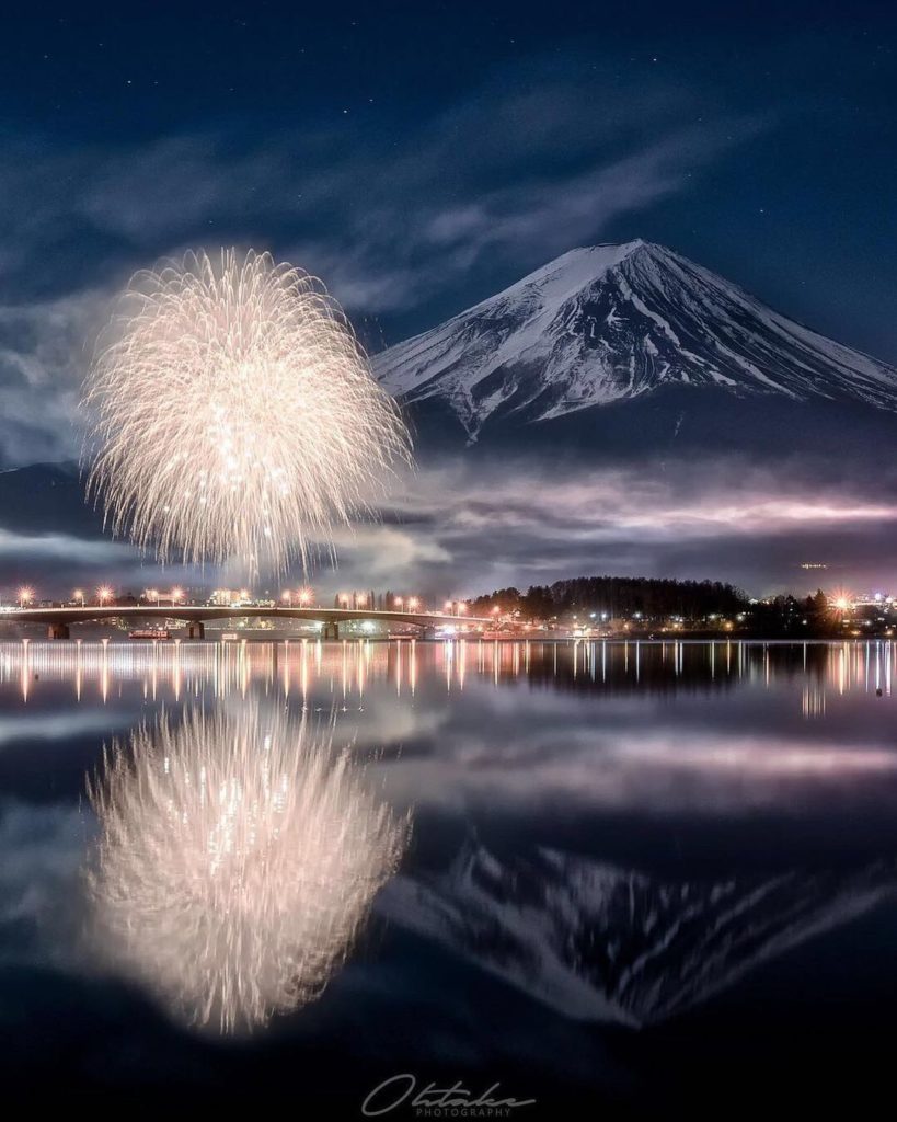 Visit Japan: Mt. Fuji never ceases to fascinate. With every season, its beauty and majesty sh… Mt. Fuji never ceases to fascinate. With every season, its beauty and majesty sh...