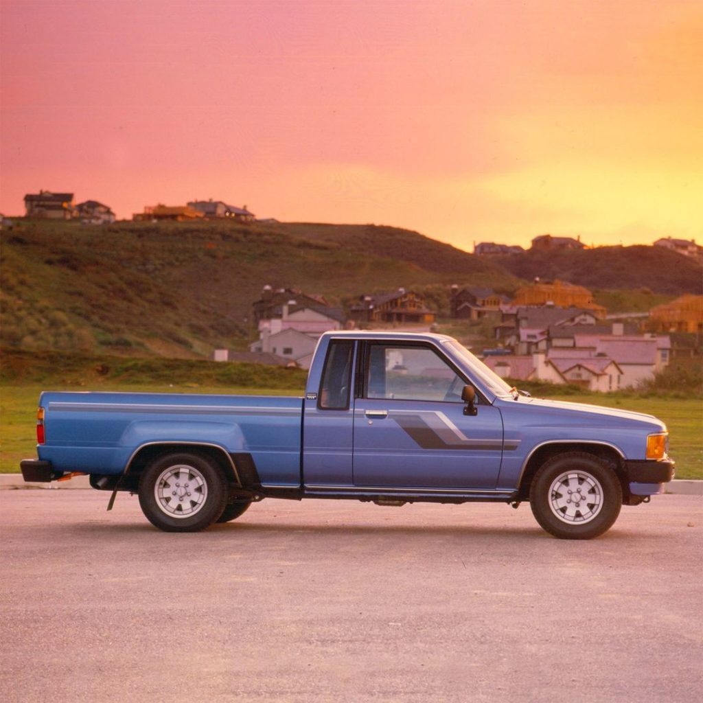 What a beautiful sight. The sunset ain't half bad, either! #TBT 1985 #Truck #Let...