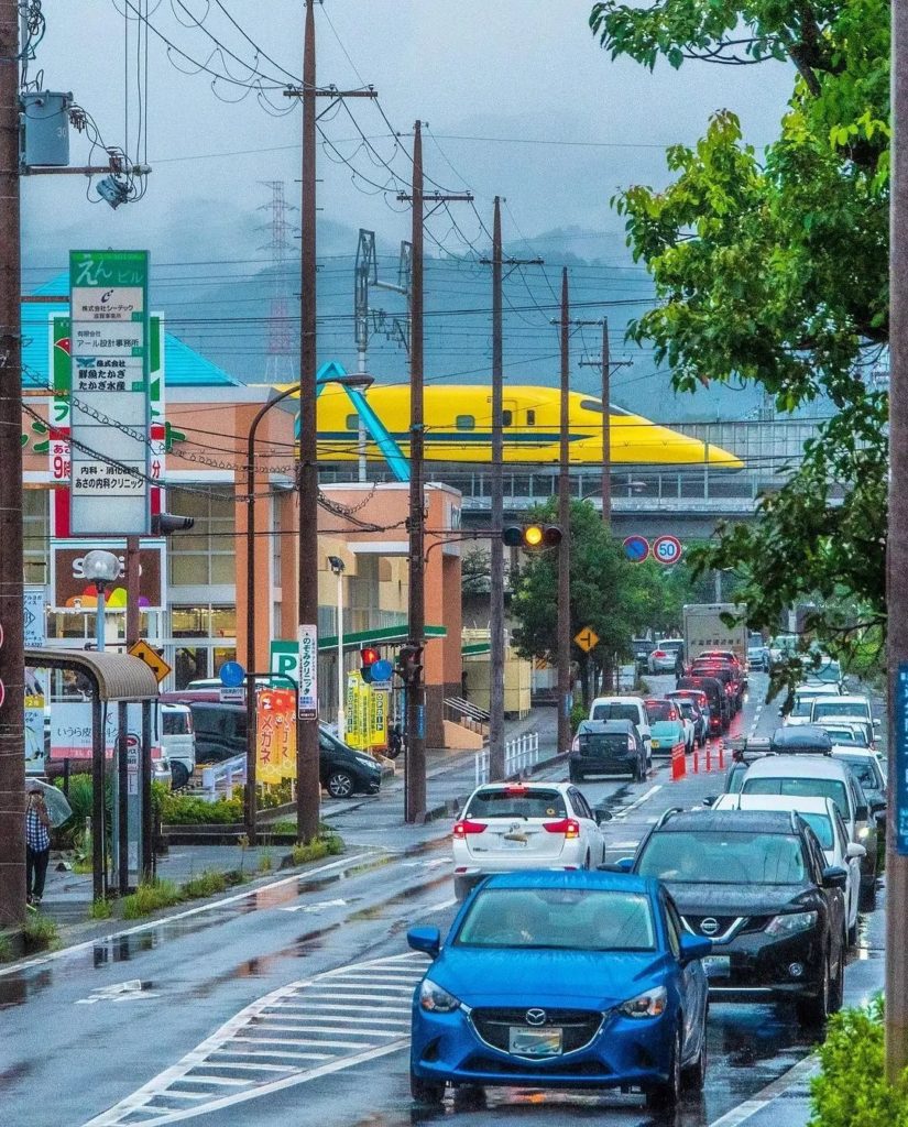 Hello, Doctor Yellow!  These yellow trains have special equipment on board to mo...