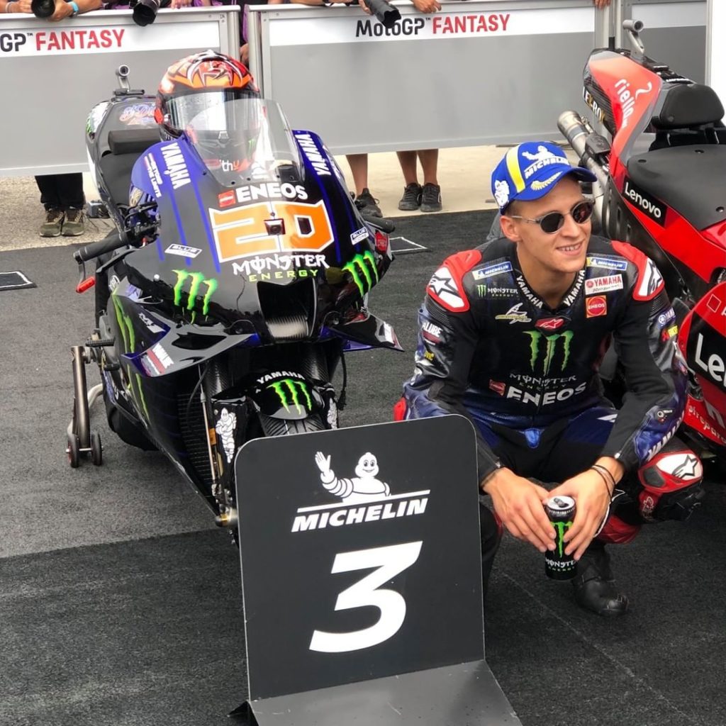 Had a crash  Still on the front row  

#MonsterYamaha | #MotoGP | #SanMarinoGP |...