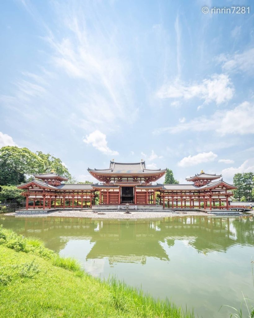 Do you recognize this superb symmetrical architecture?
Anyone who has visited Ja...