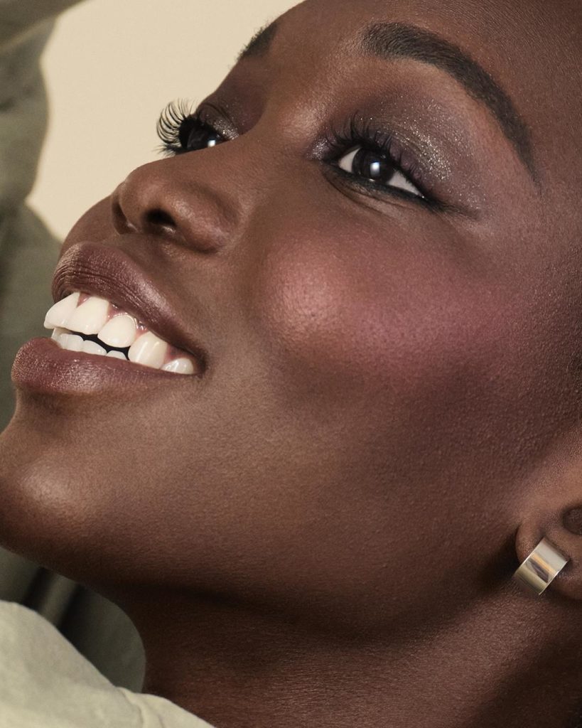 SHISEIDO: Accentuate your smile with a blush-and-highlighter hybrid. Our SHISEIDO muse wea… Accentuate your smile with a blush-and-highlighter hybrid. Our SHISEIDO muse wea...