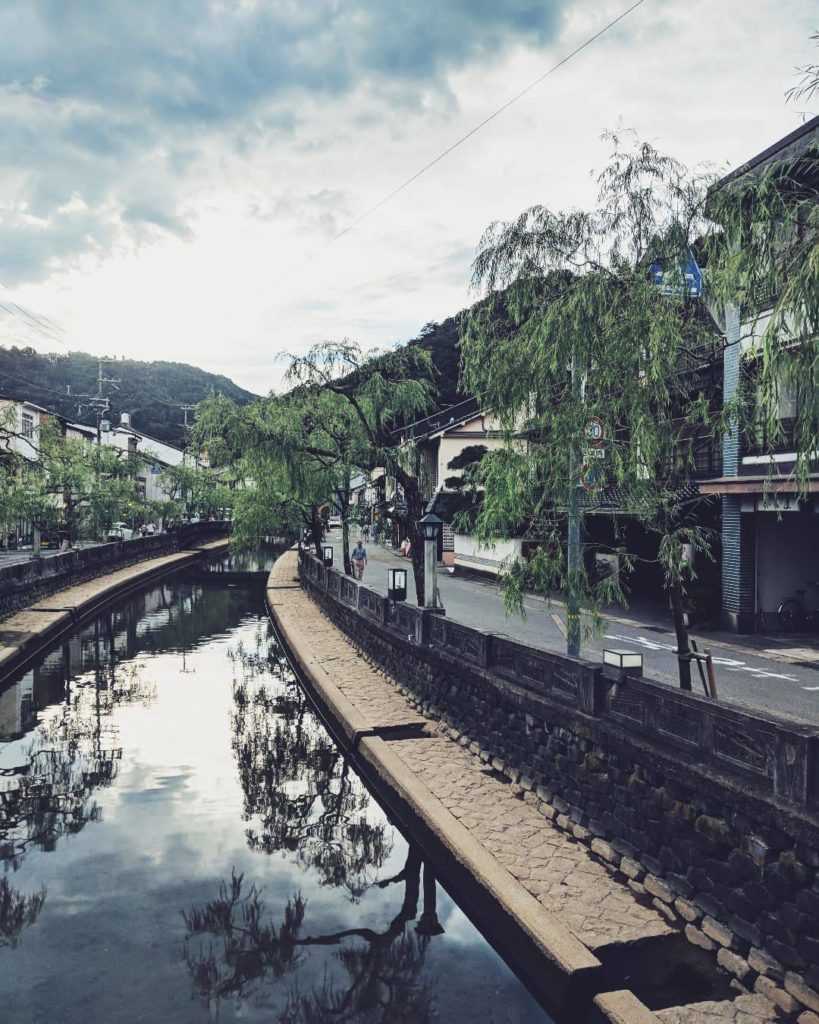 The onsen town of Kinosaki is located in the northern part of Hyogo Prefecture, ...