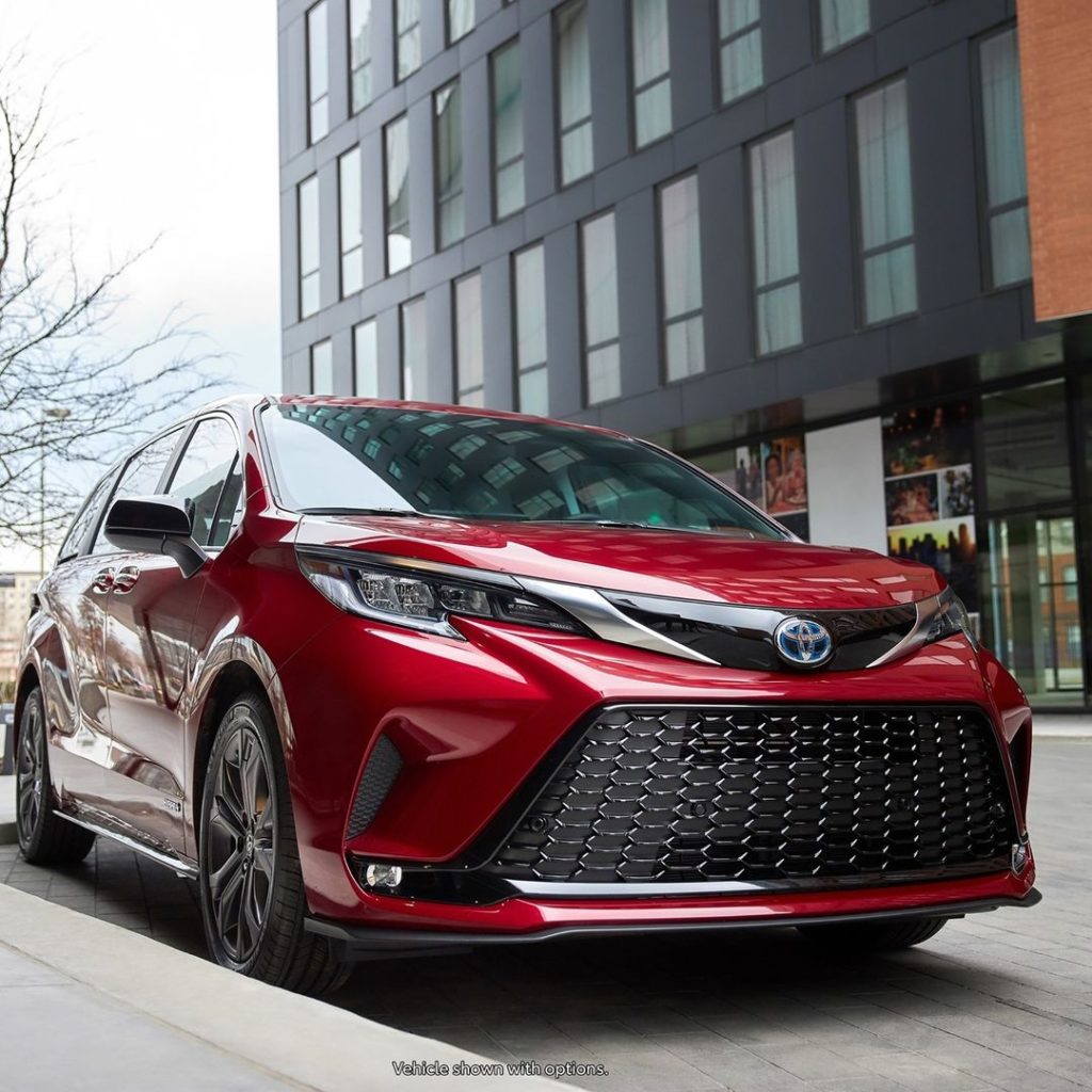 Curved to perfection. #Sienna #Hybrid #LetsGoPlaces...