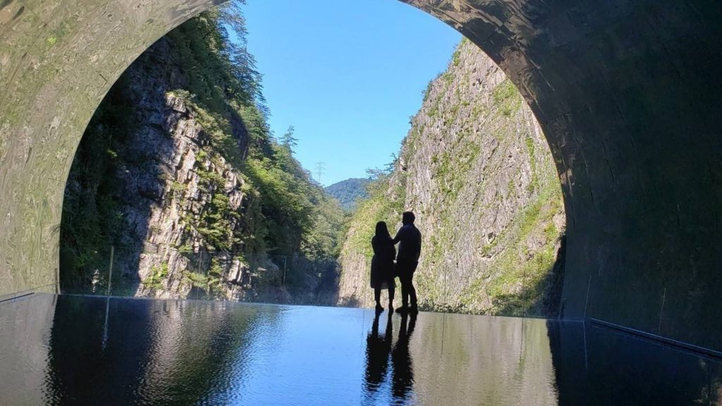 Tunnel of Light//Panorama Satation//Kiyotsu Gorge//Nigata//パノラマステーション新潟//Nayeema Ebrahim's Vlogs