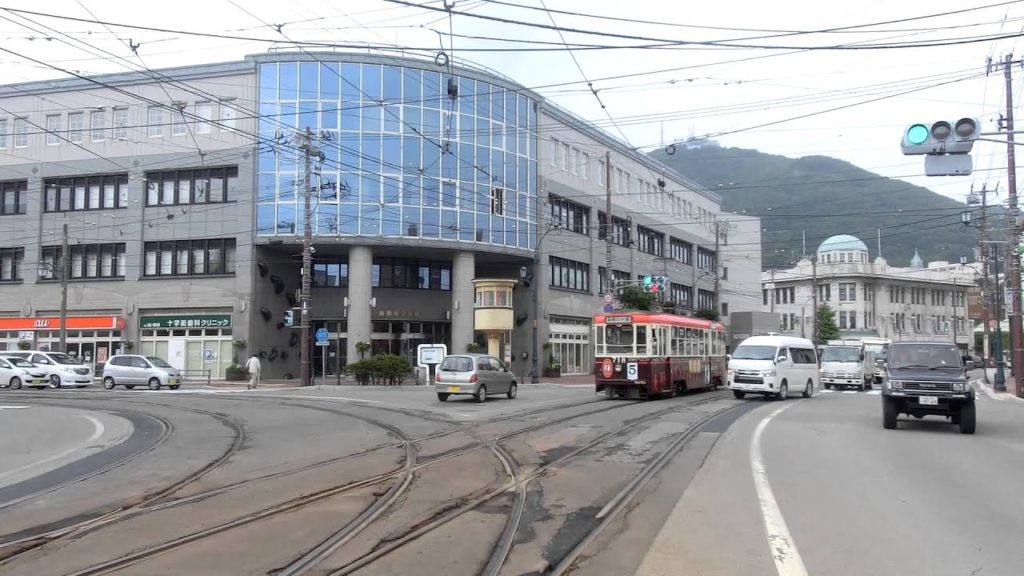 函館市電　Japan Hakodate City Tram ( Street Car ) 724 and 718