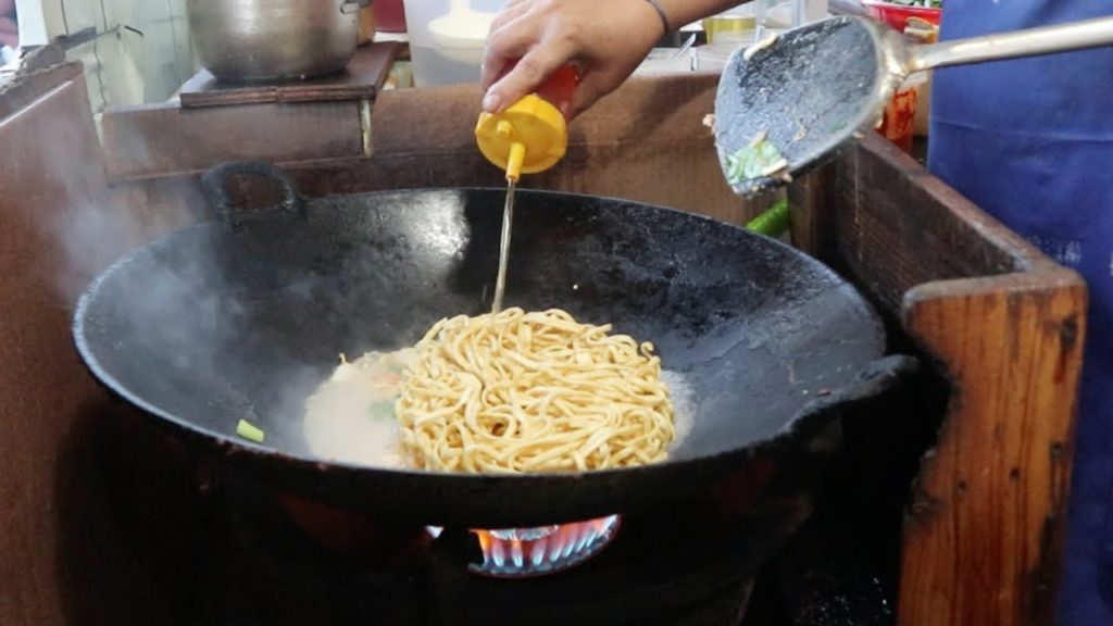 Indonesia Street Food – Best Fried Noodles 炒麵 Fried rice Chow mein Awesome Wok Technique Indonesia Street Food - Best Fried Noodles 炒麵 Fried rice Chow mein Awesome Wok Technique