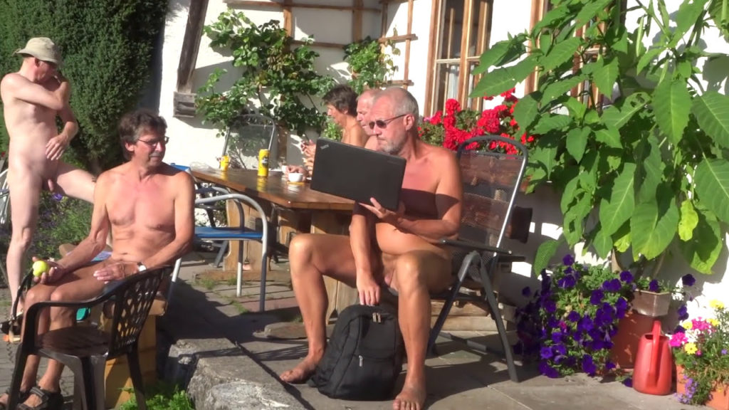 Naked European Walking Tour (NEWT) 1 august 2017