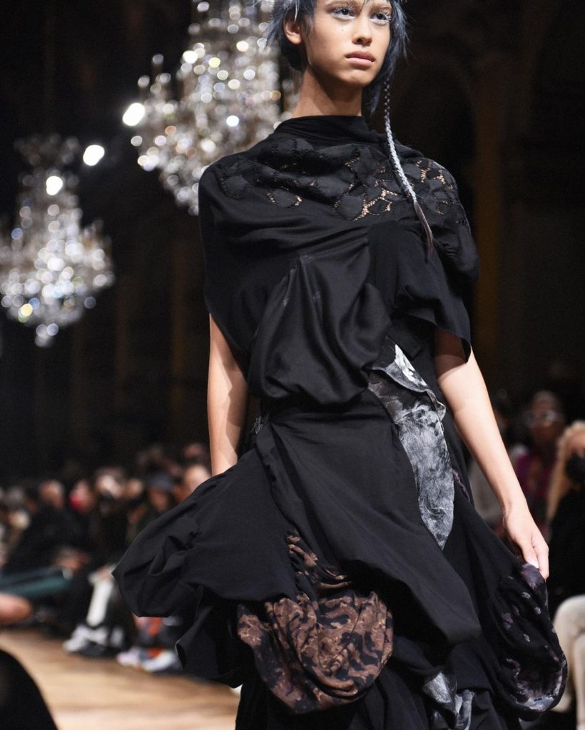 Yohji Yamamoto Spring/Summer 2022 show  Photo by @elise_toide  Hair by @eugene...